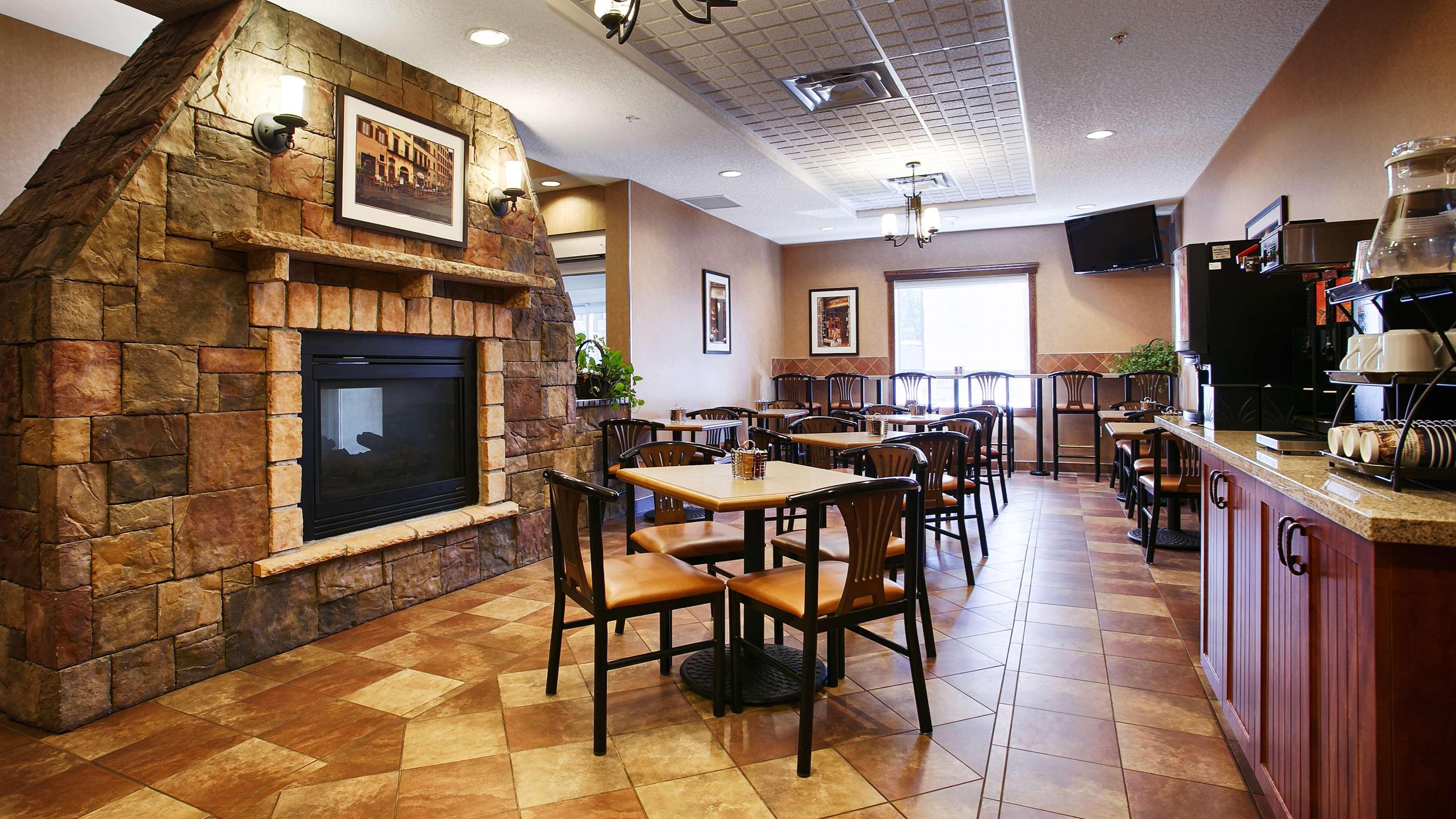 Best Western Diamond Inn Three Hills Exterior foto